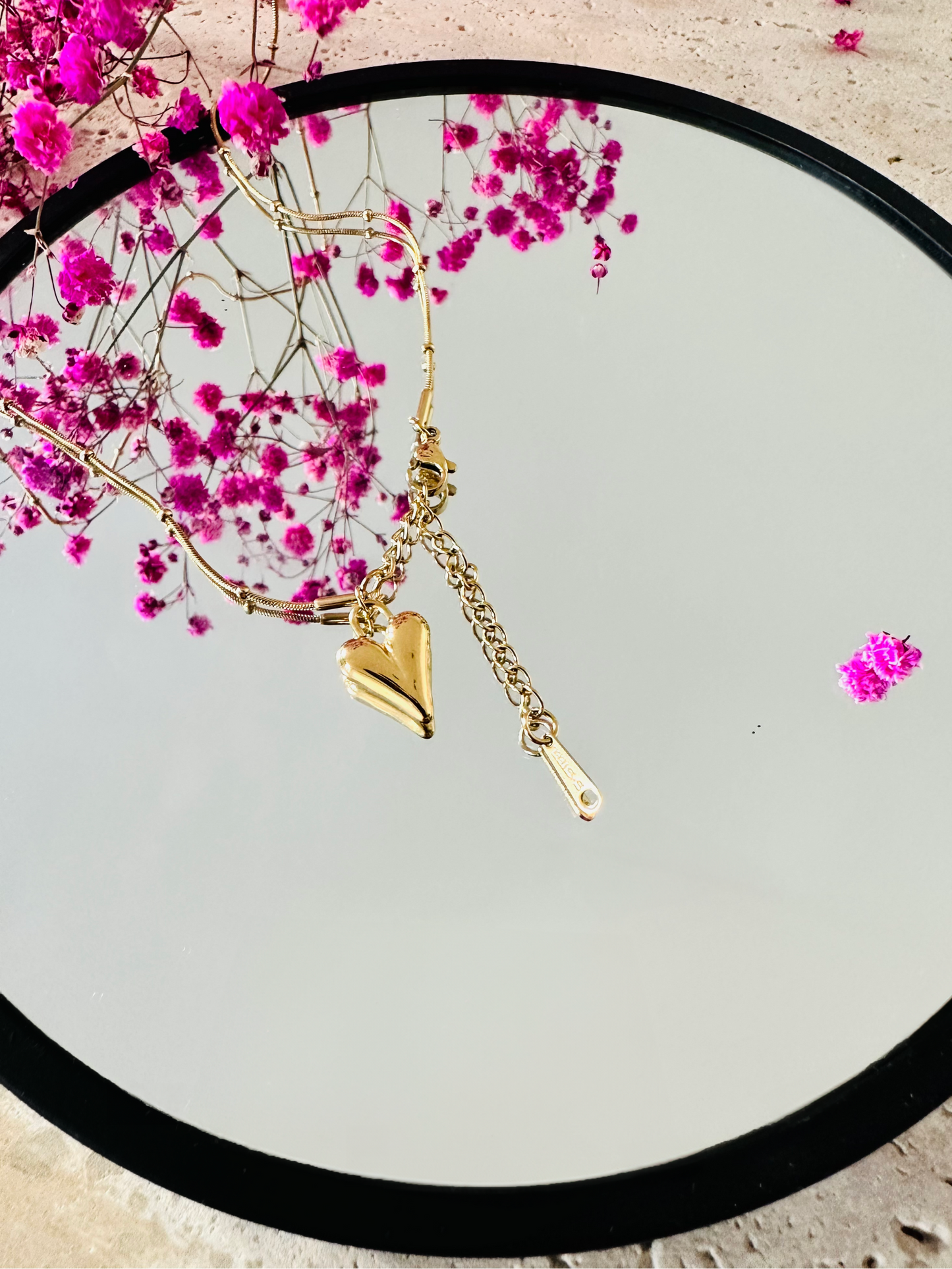 Collier cœur bombé – Acier inoxydable doré & détails perlés