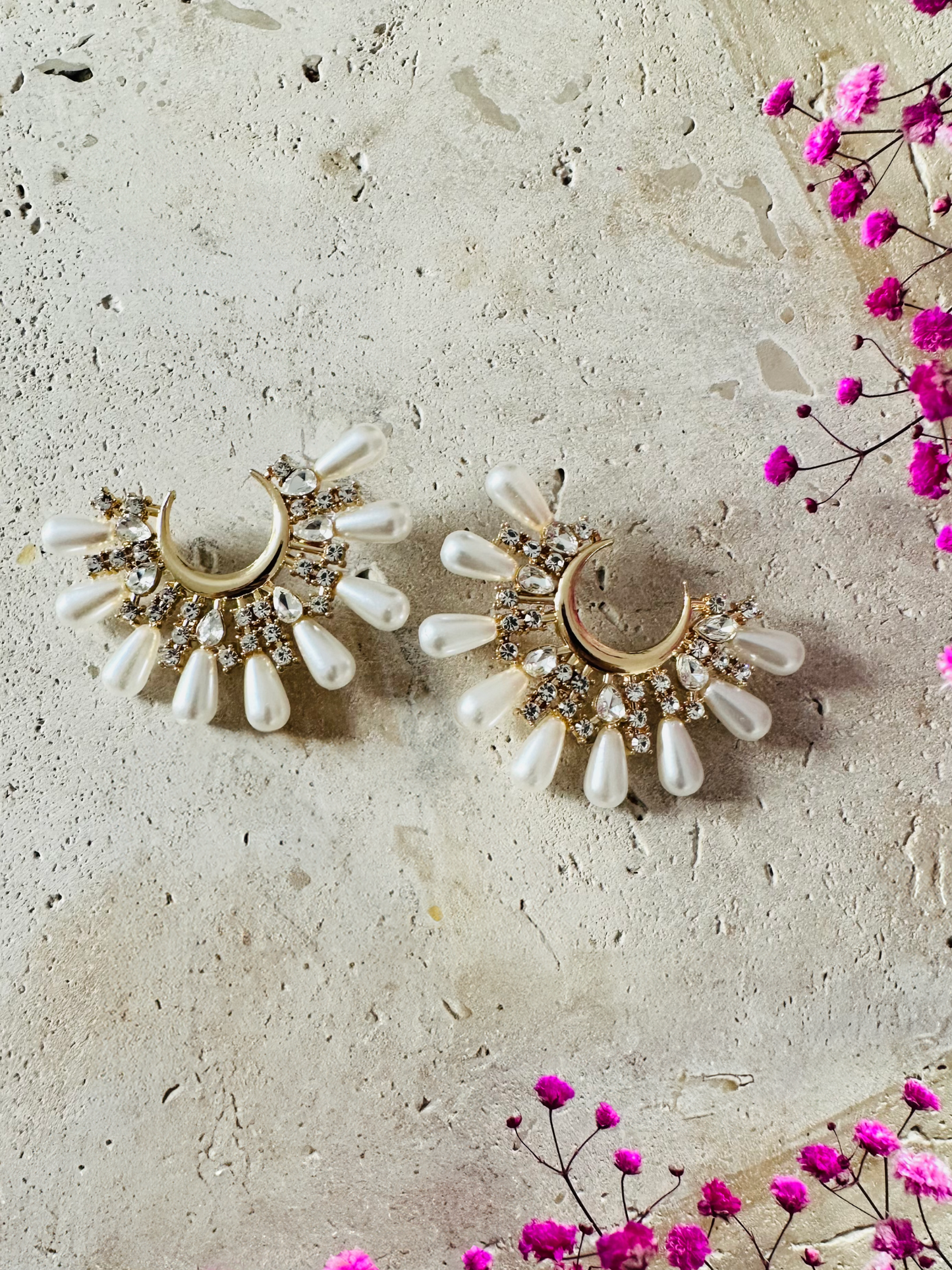 Boucles d'oreilles Lune perlées – Élégance céleste et éclat intemporel