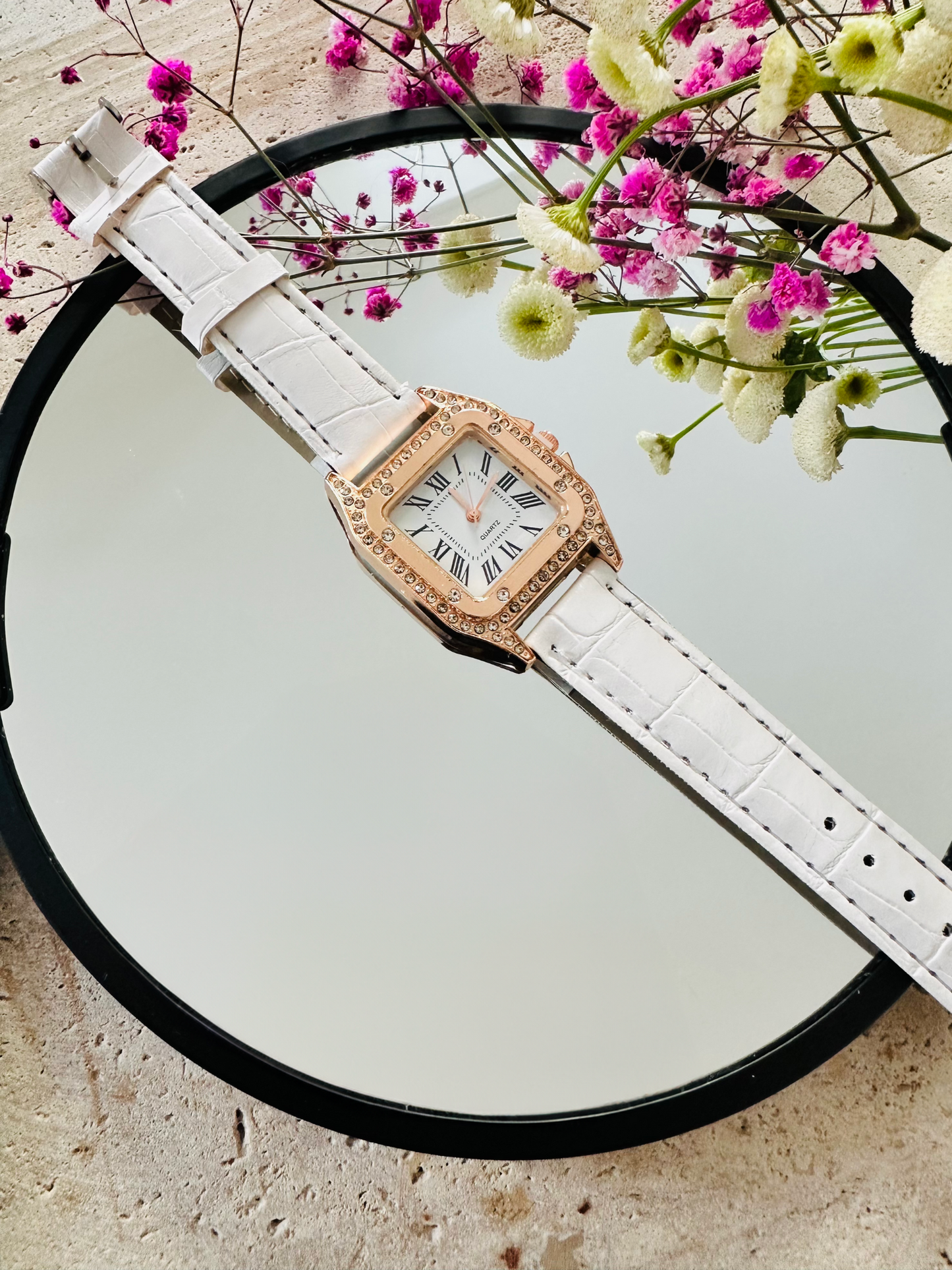 Montre Rectangle Strass & Cuir Blanc – Mouvement Quartz
