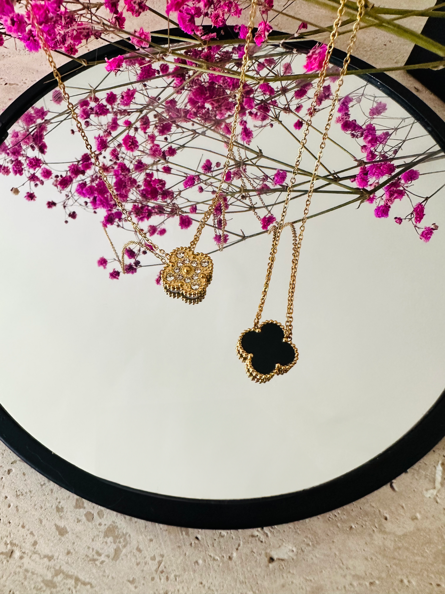 Collier trèfle Chance - Plaqué Or et Zircon, Double Face - Disponible en Noir et Blanc