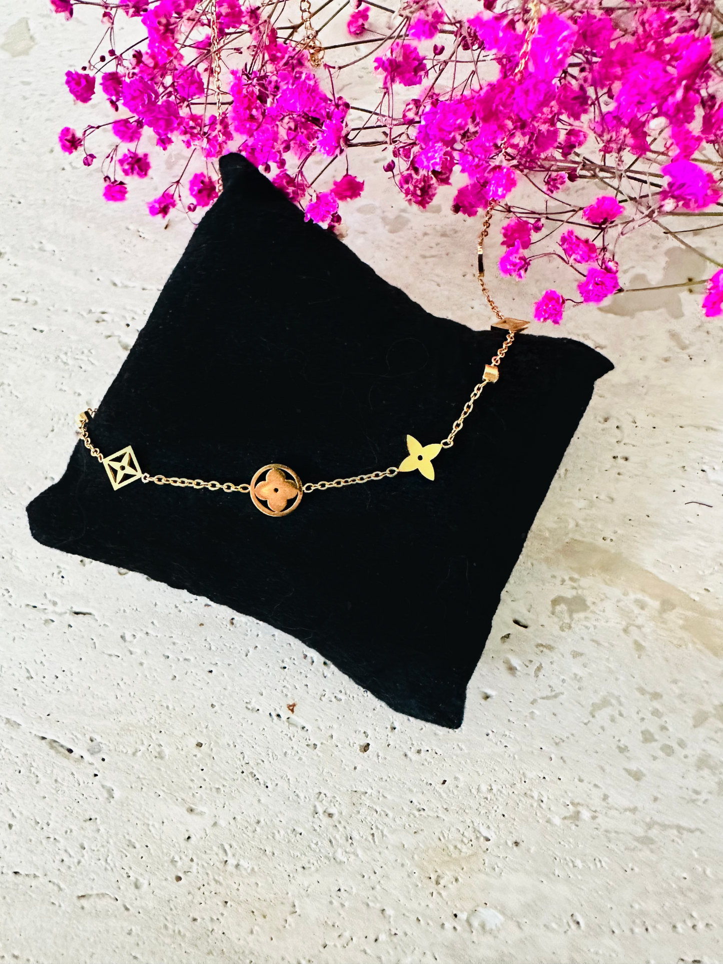 Collier Multi-Charmes Fleur en Acier Inoxydable Doré et Zirconium