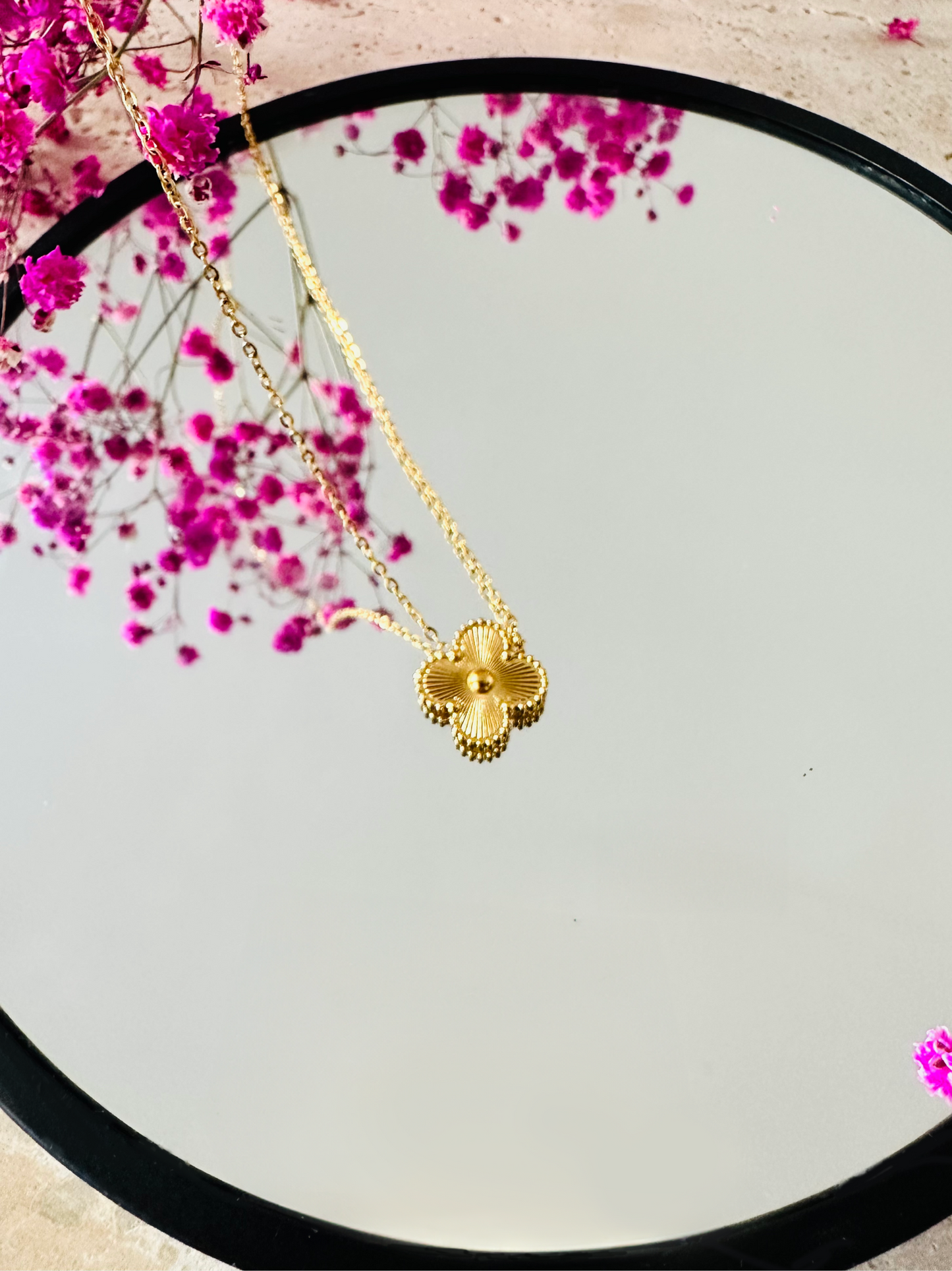 Collier trèfle à quatre feuilles en plaqué or ou argent – bijou porte-bonheur délicat