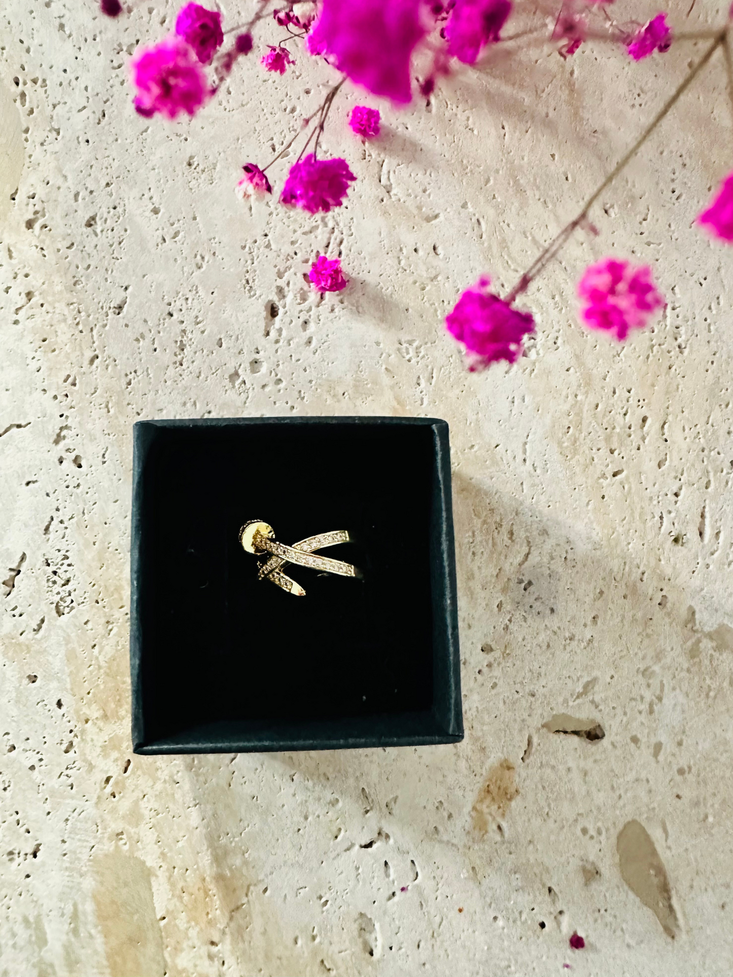 Bague croisée strass en acier inoxydable – Or ou Argent