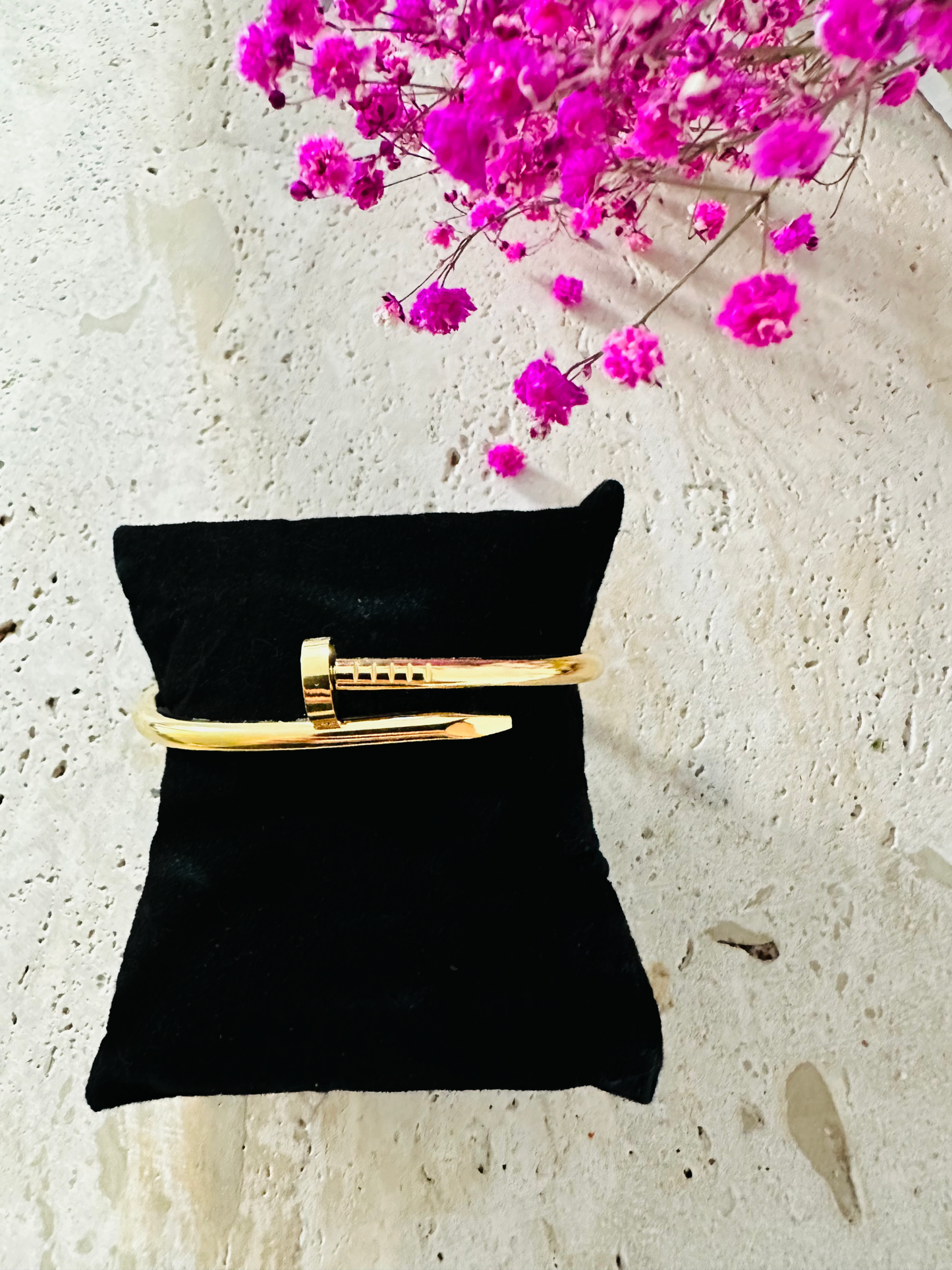 Bracelet Clou Doré Double Tour – Design Minimaliste Chic