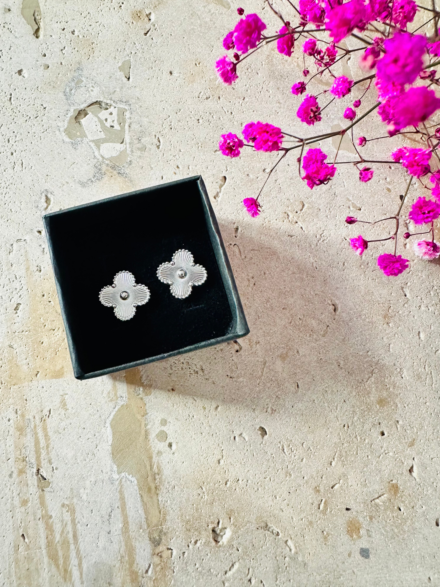 Boucles d'oreilles trèfles en acier inoxydable – Or et Argent