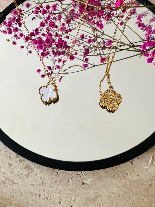 Collier trèfle Chance - Plaqué Or et Zircon, Double Face - Disponible en Noir et Blanc
