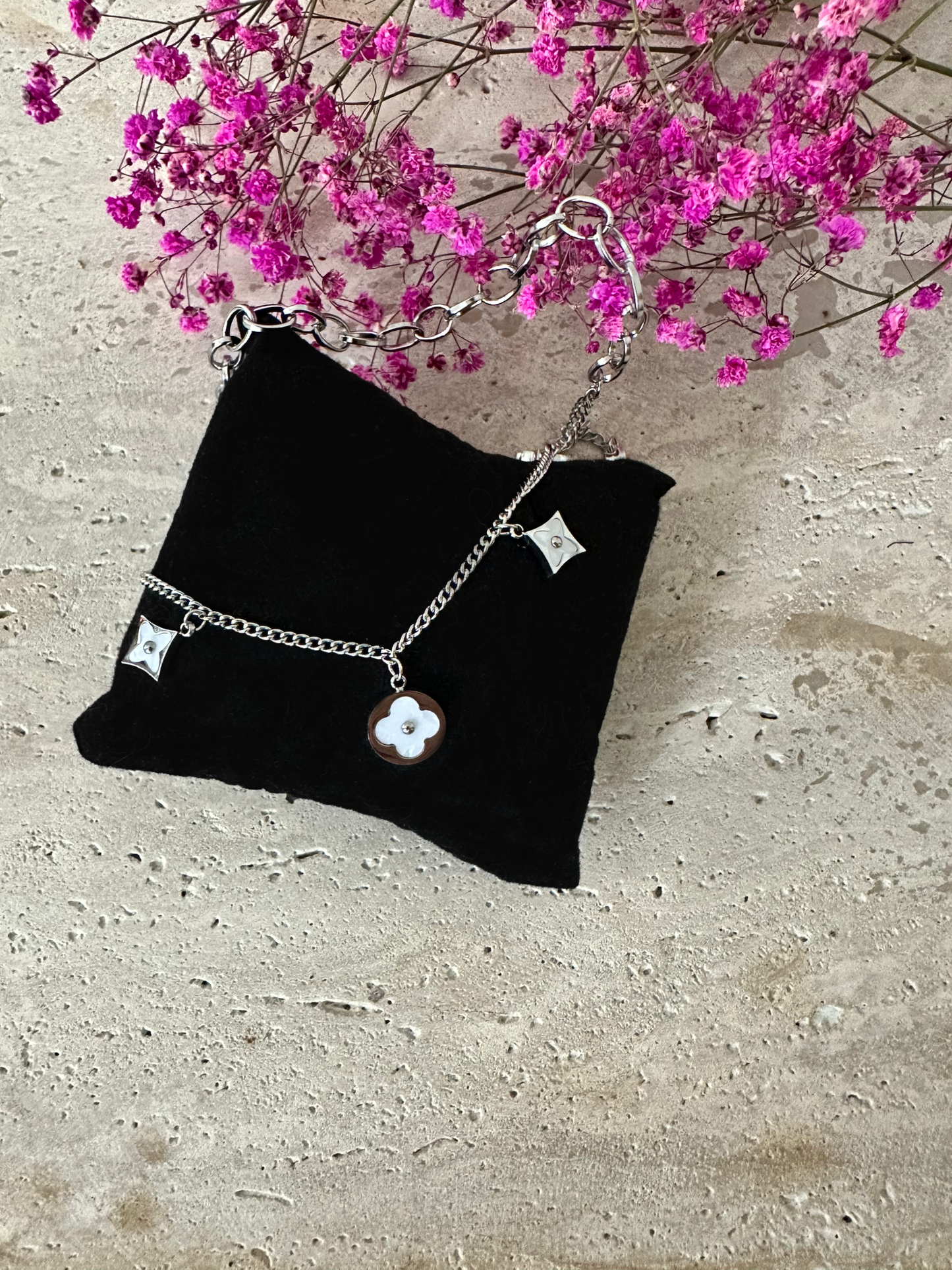 Bracelet à Charms Floraux – Finition Or ou Argent