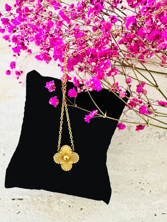 Collier trèfle à quatre feuilles en plaqué or ou argent – bijou porte-bonheur délicat