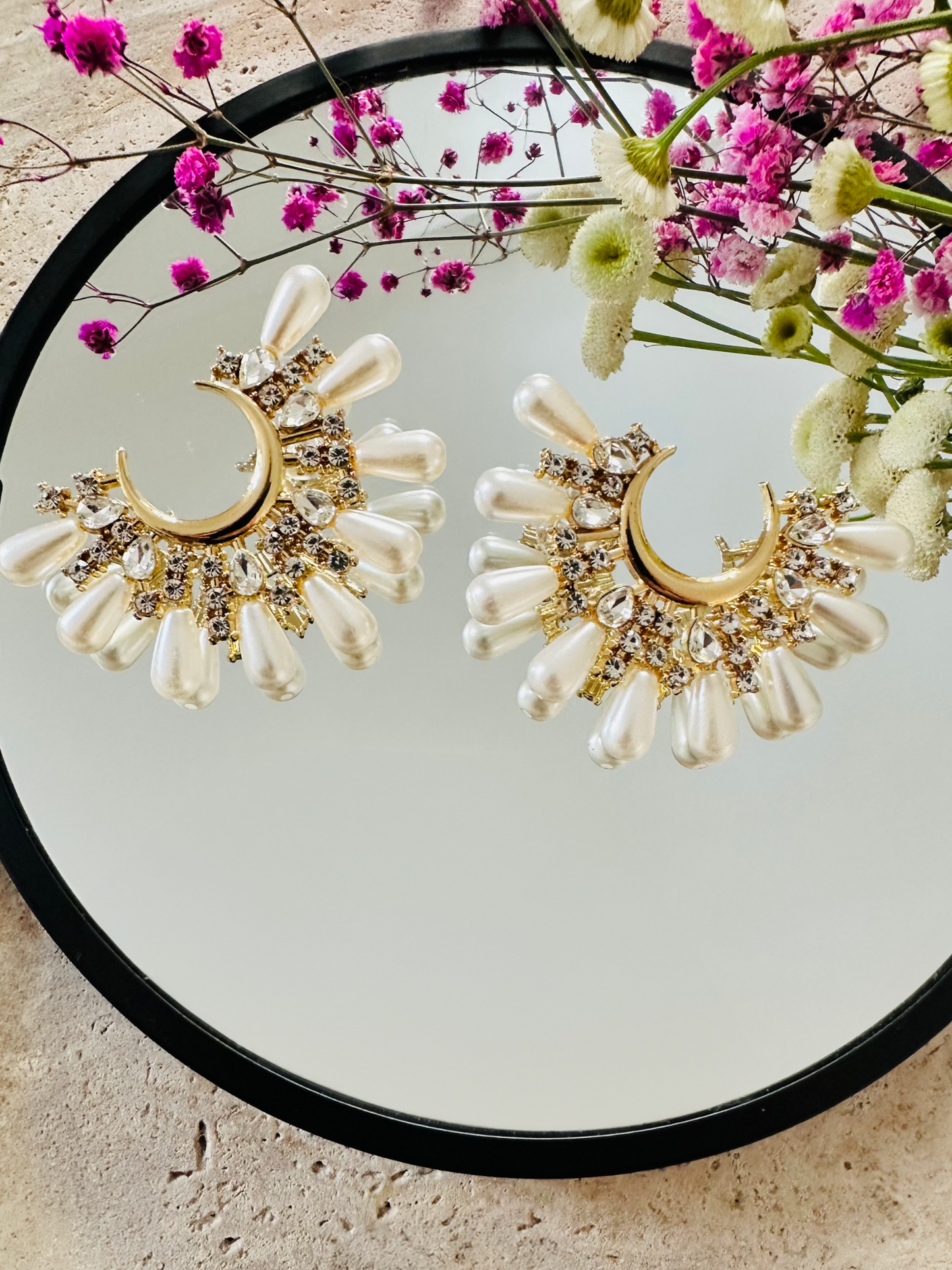 Boucles d'oreilles Lune perlées – Élégance céleste et éclat intemporel