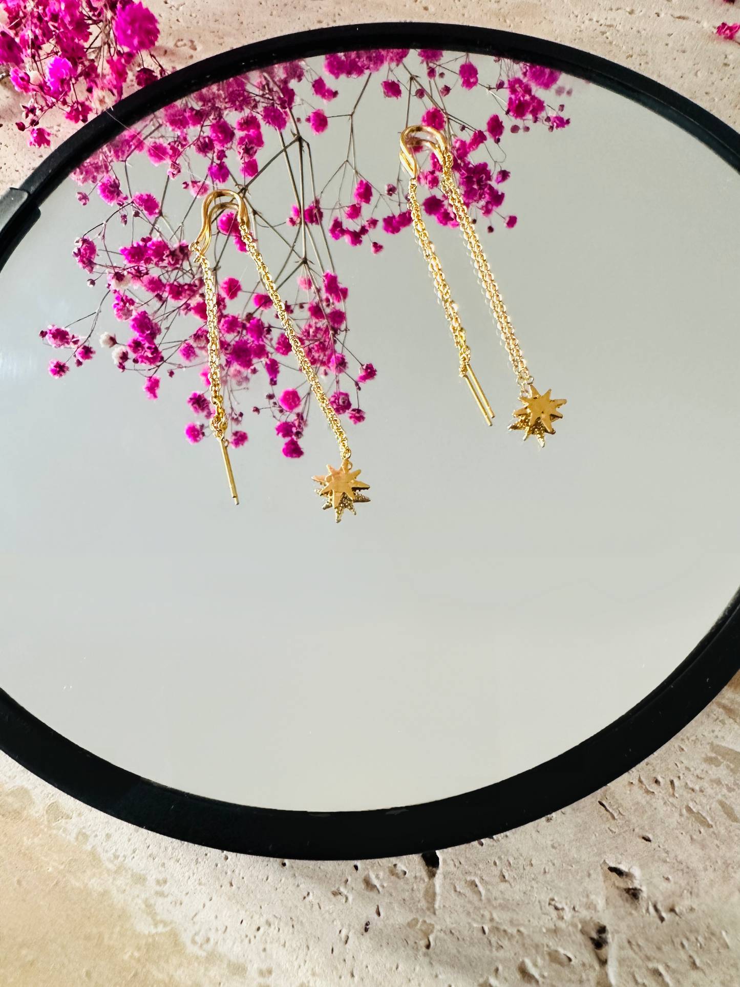 Boucles d’Oreilles Pendantes Étoile Dorée | Style Asymétrique