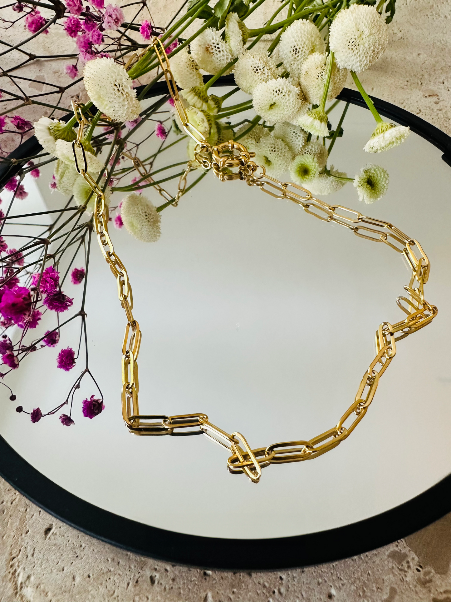 Collier Maille Rectangle Doré avec Nœud – Élégance Contemporaine